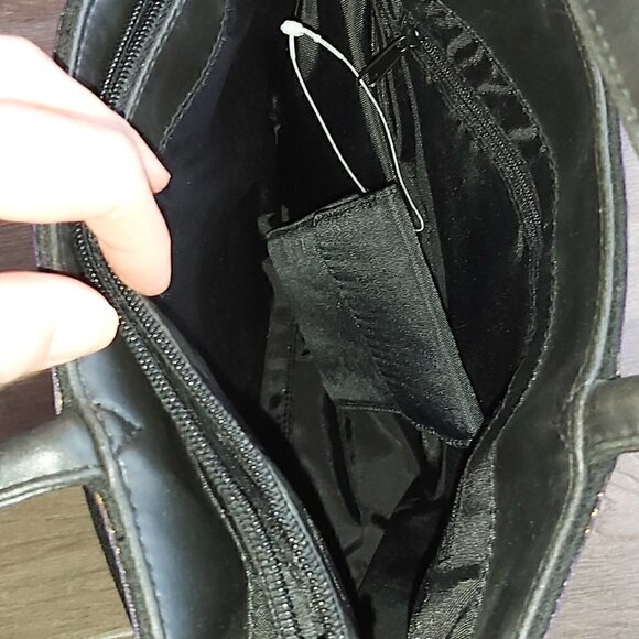 NWOT Imitation Bueno Black Felt Media Bag with Floral Trim - Stylish Purse - Picture 7 of 10